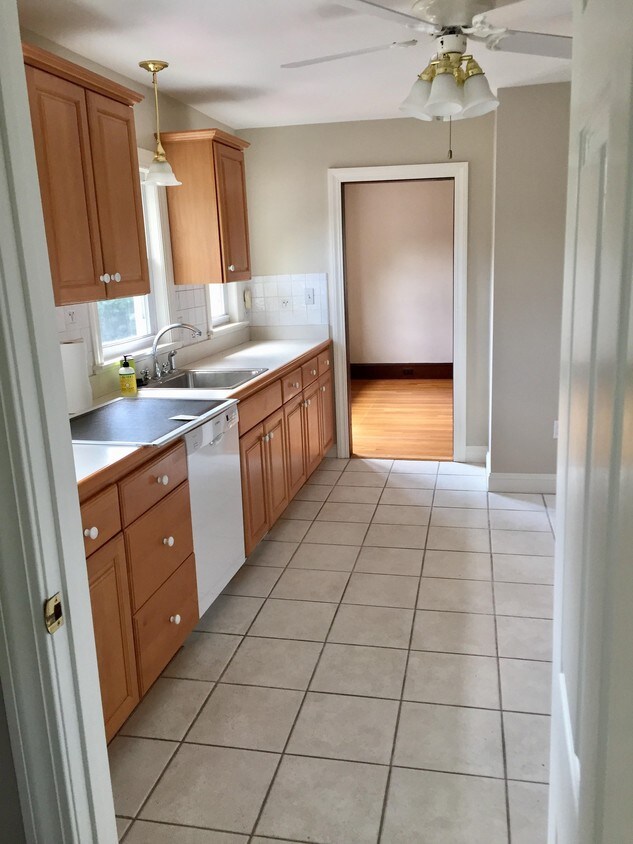 Kitchen - 646 Webster St