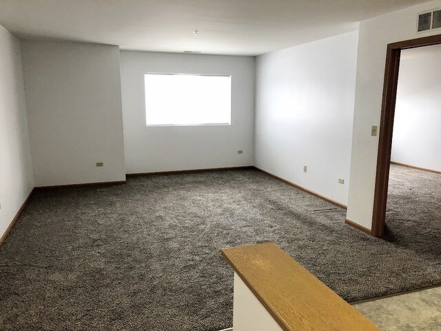 Foto del edificio - 801 N McLean Blvd