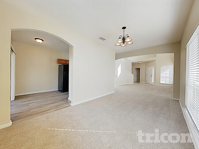 Foto del edificio - 3410 Pebble Sand Ln