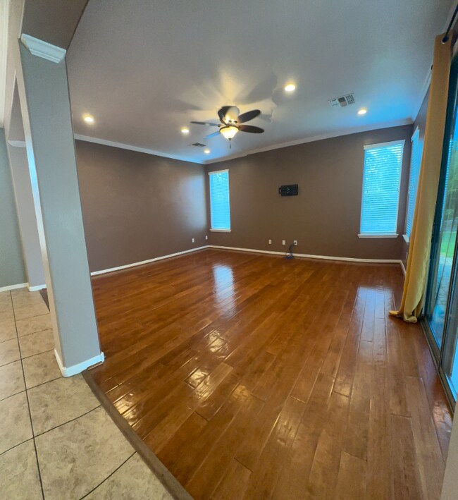 Building Photo - 4712 E Timberline Rd