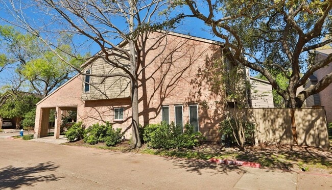 Building Photo - For Lease | 2 Bed, 2 Bath | 1,630 Sq Ft | ...