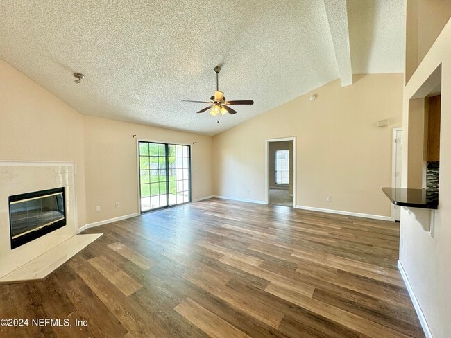 Building Photo - 1136 Dorwinion Dr