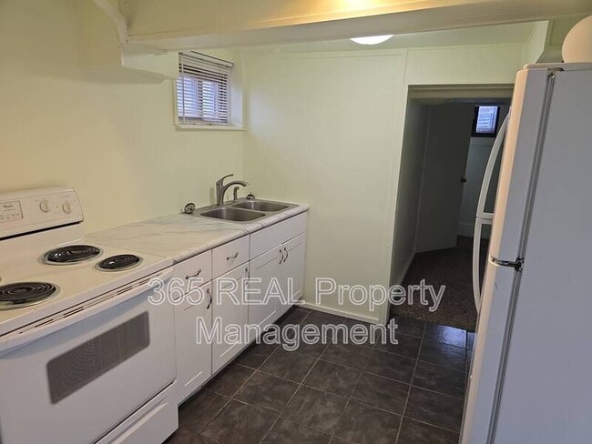 Building Photo - 1824 7th Ave