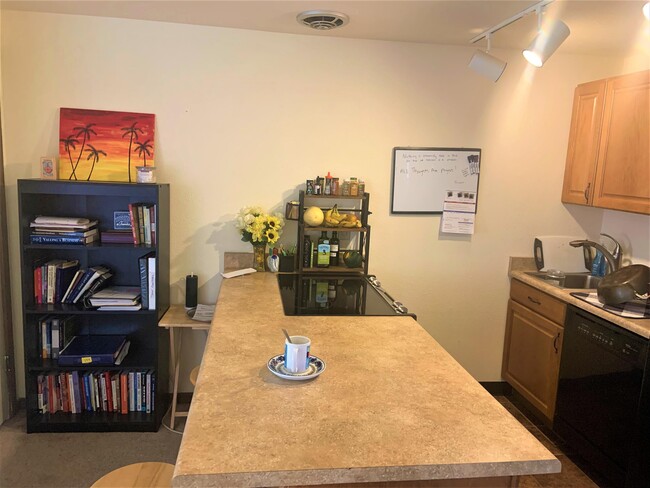 Foto del edificio - 4839 Silver Spruce Ln