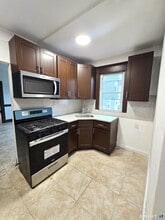 Building Photo - 203 Cooke St