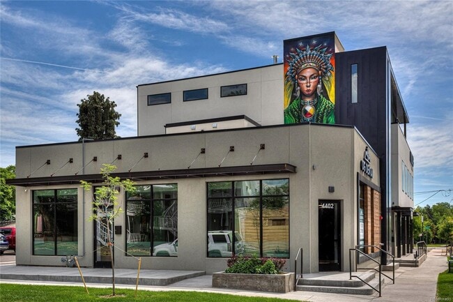 Building Photo - Unbeatable Sunnyside Location!