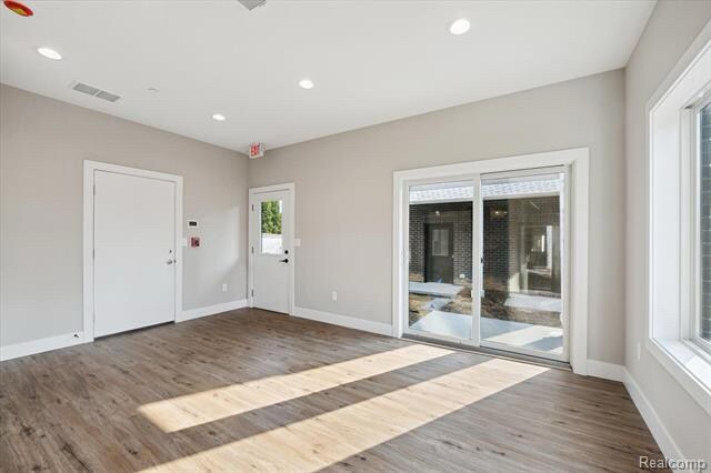 Foto del edificio - 8120 Allor Lndg