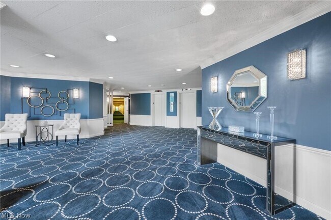 Foto del edificio - 2112 Acacia Park Dr