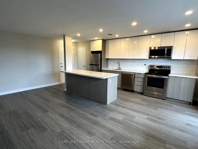 Photo du bâtiment - 9960 Bayview Av