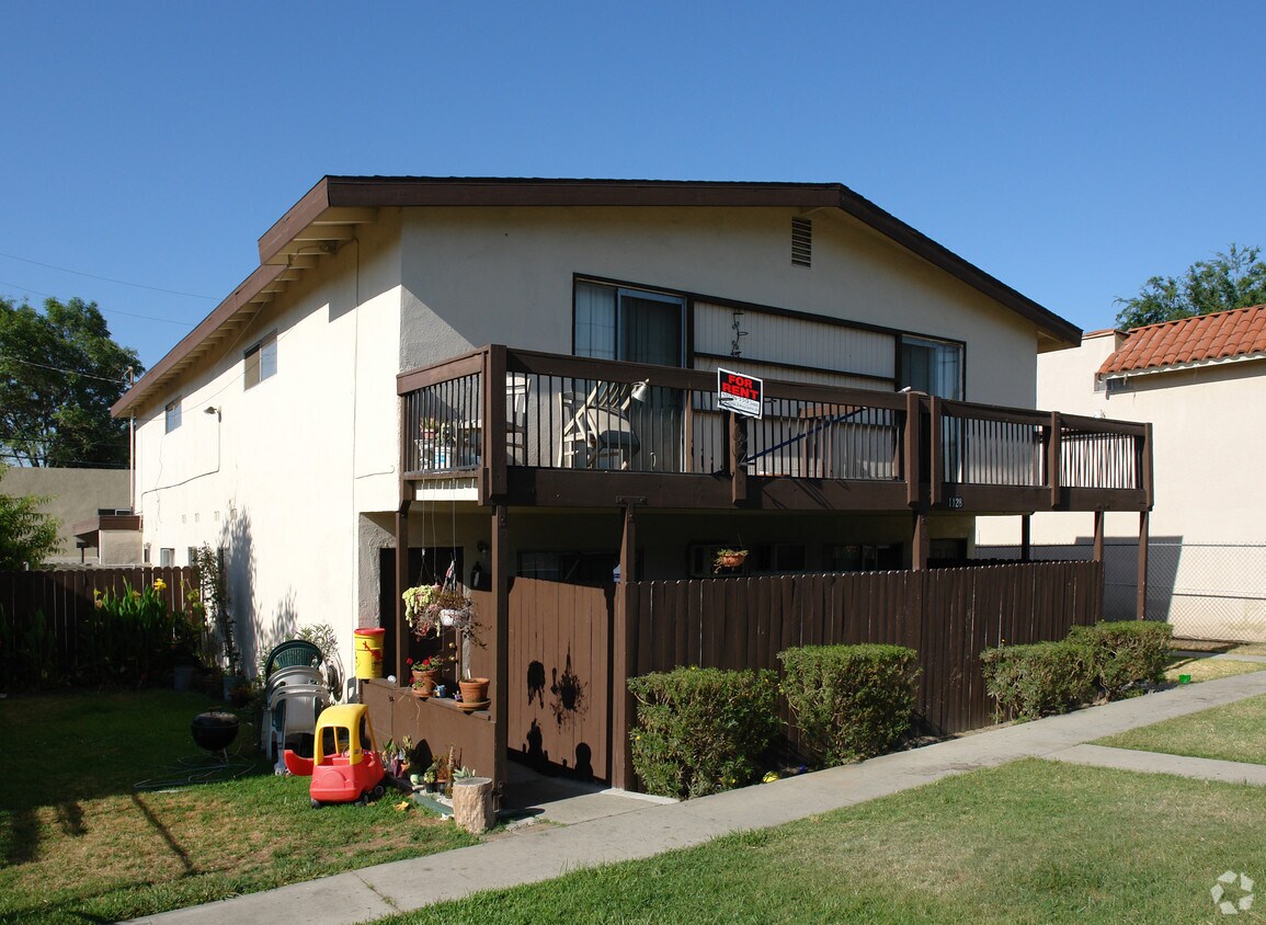 Foto del edificio - 1128 E 6th St