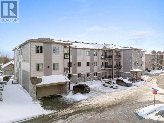 Building Photo - 377 Solstice Cres