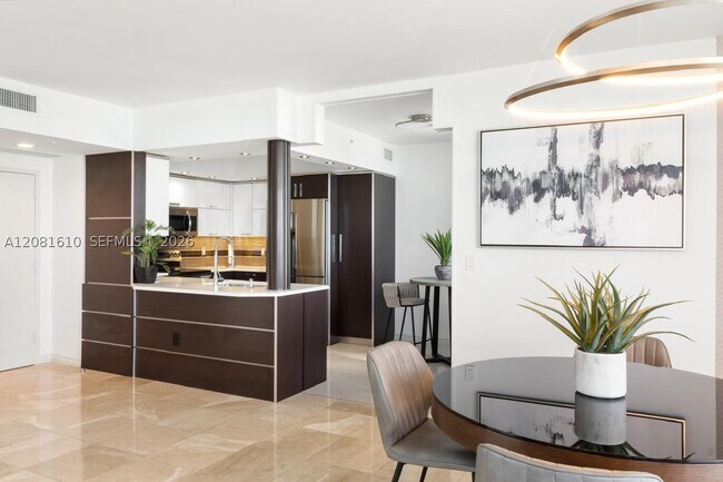 Building Photo - 17375 Collins Ave