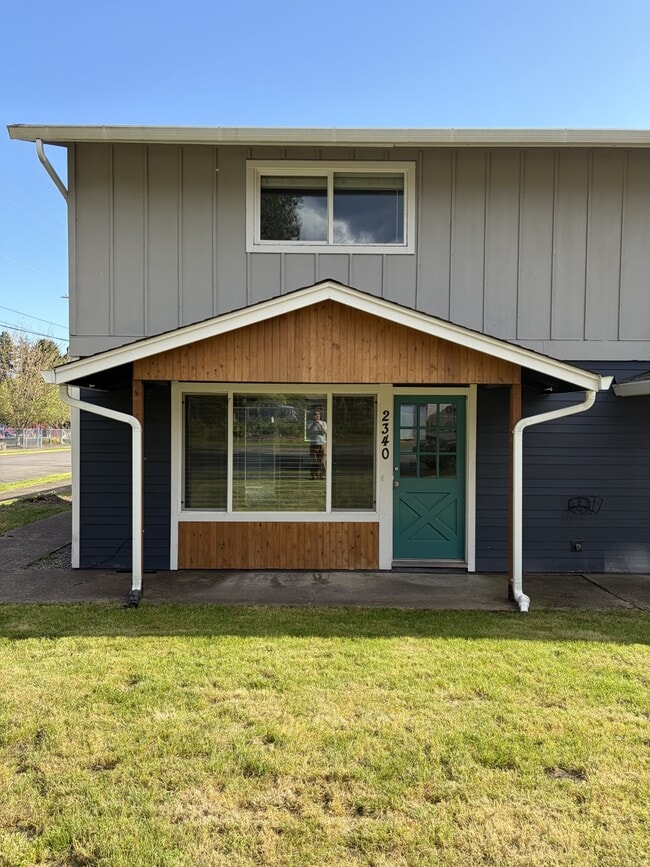 Building Photo - 2340 G St