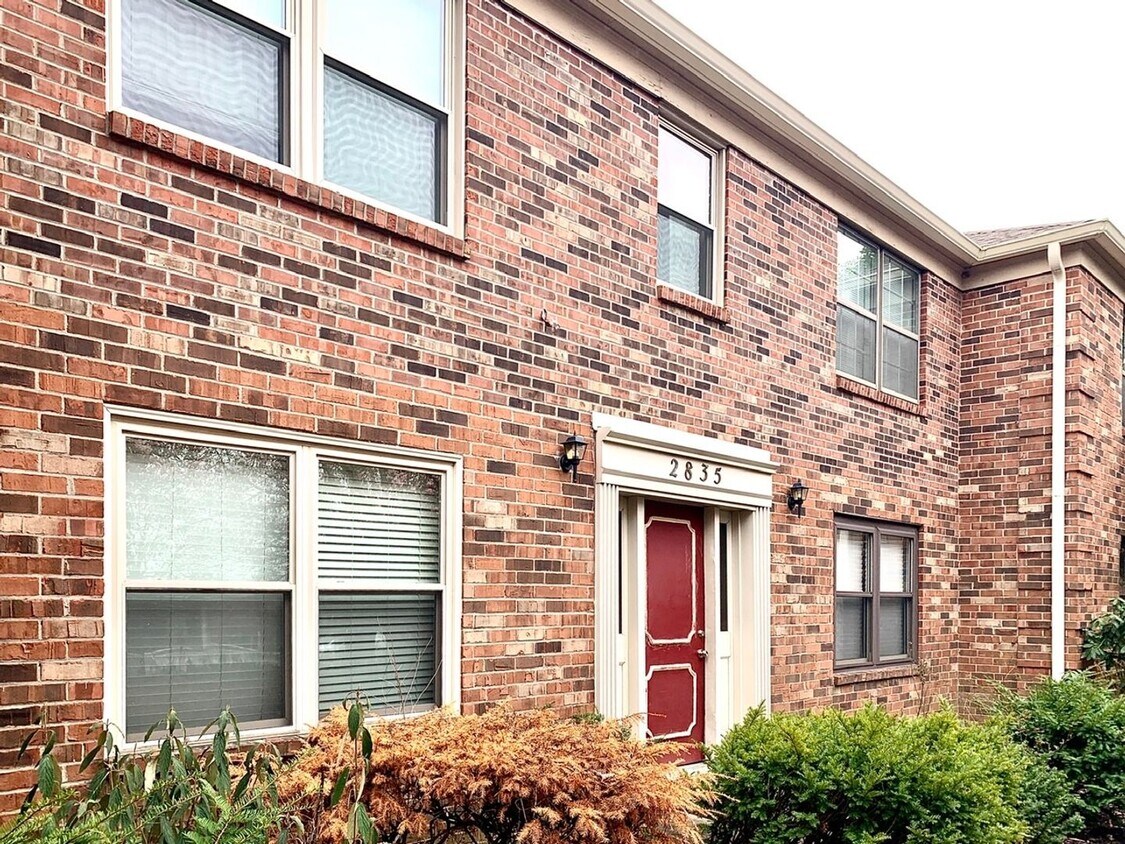 Foto principal - 2835 Goose Creek Drive #1 (East End/ Westp...