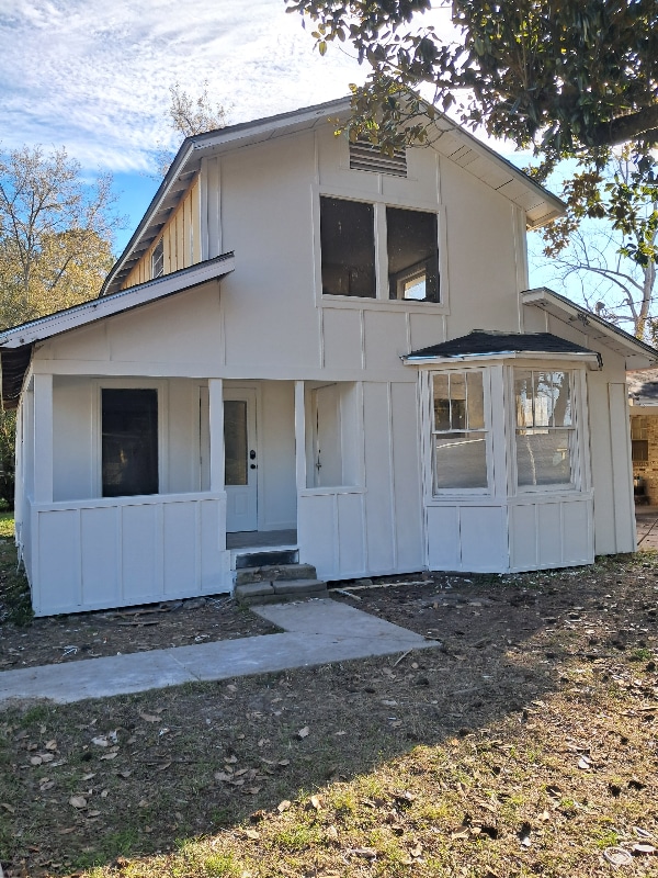 Building Photo - 2351 Dukes Ave