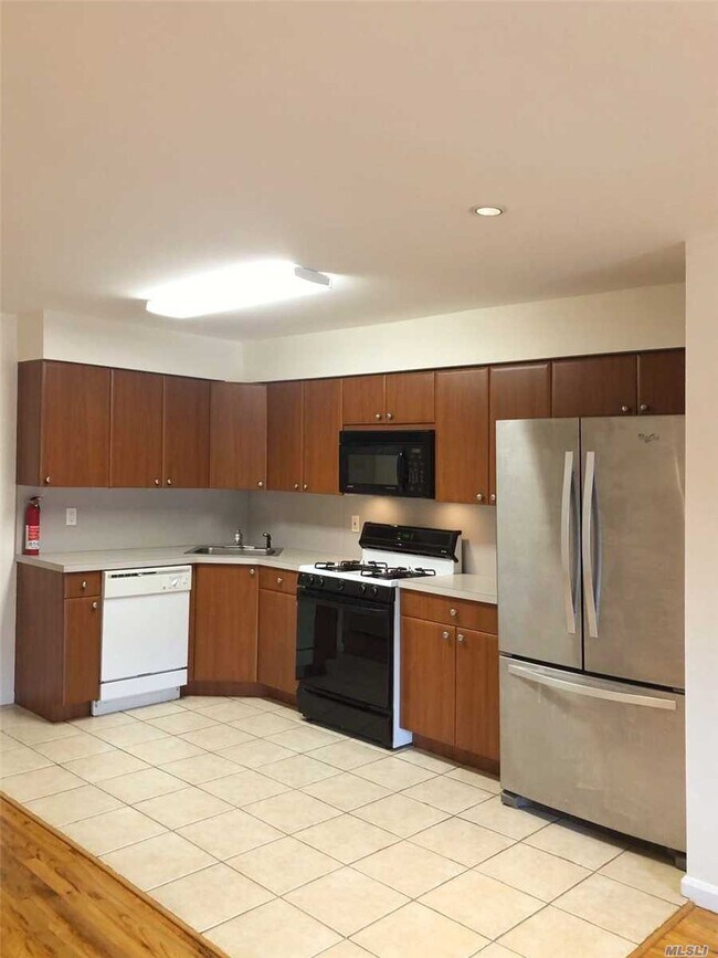 Foto del edificio - 2335 Stuart St