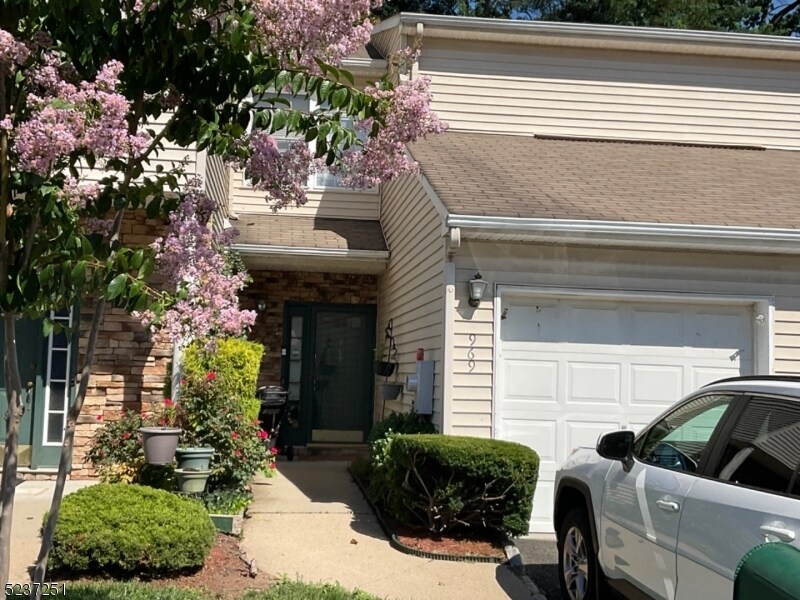 969 Valley St, Union, NJ 07088 Room for Rent in Union, NJ