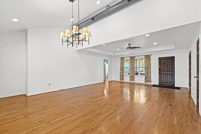 Foto del edificio - 1526 Adkins Rd