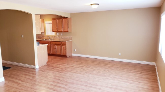 Foto del edificio - 3325 Walnut Grove Ave