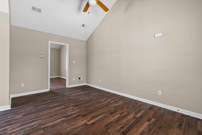 Building Photo - Tundra Real Estate