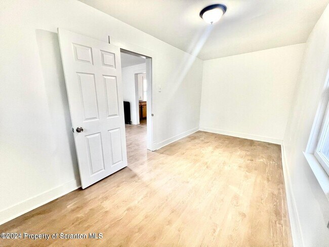 Foto del edificio - 1005 Luke Ave