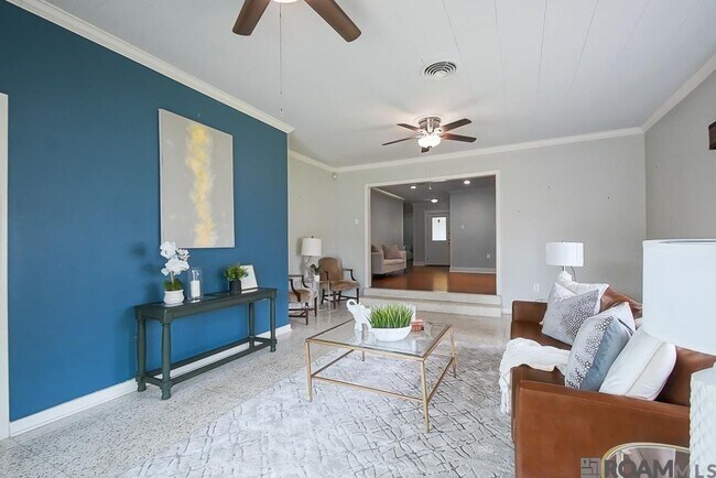 Foto del edificio - Mid-City Luxury Rental – 4 Bed / 3 Bath
