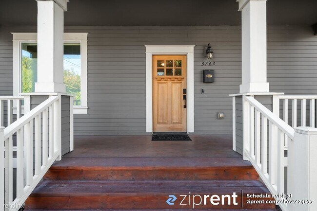 Foto del edificio - 3 br, 2.5 bath House - 3262 Northeast Rosa...