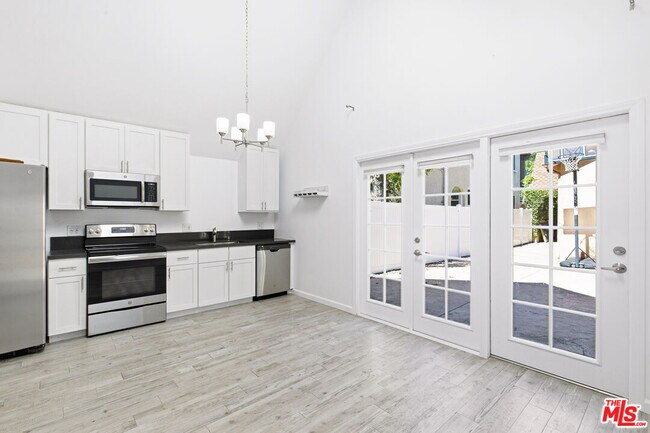 Foto del edificio - 8424 4th St