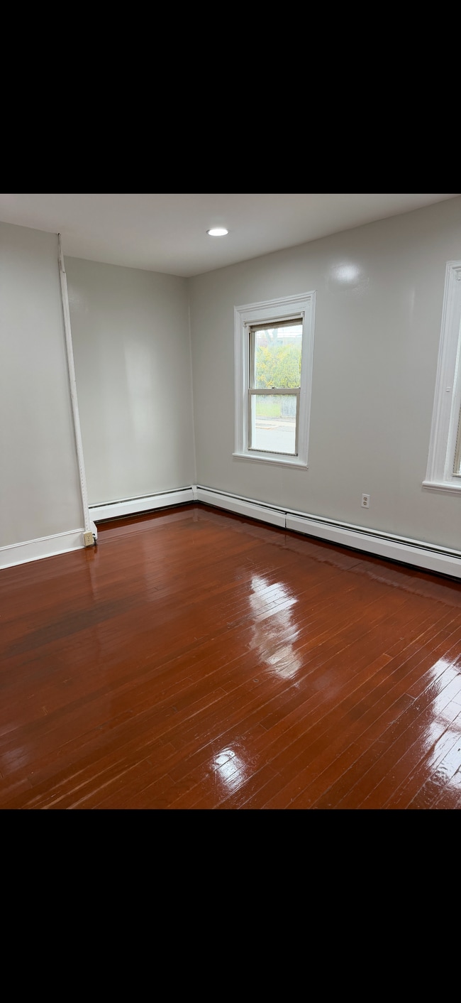 Building Photo - 16 Mohawk St