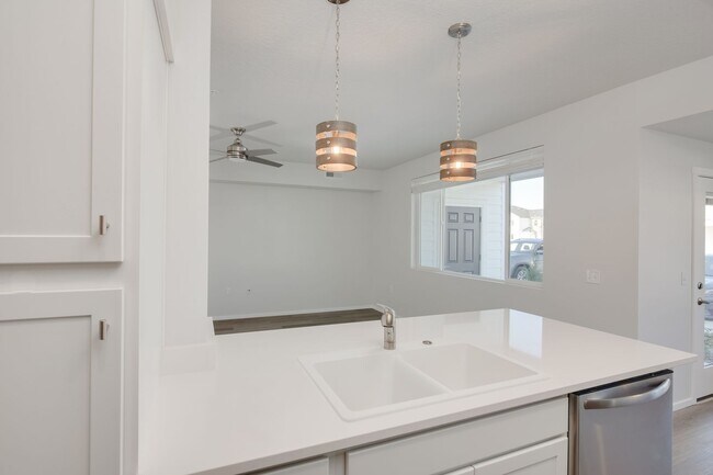 Foto del edificio - Experience Caldwell Living: Beautiful BRAND NEW 3 Bedroom Apartments!