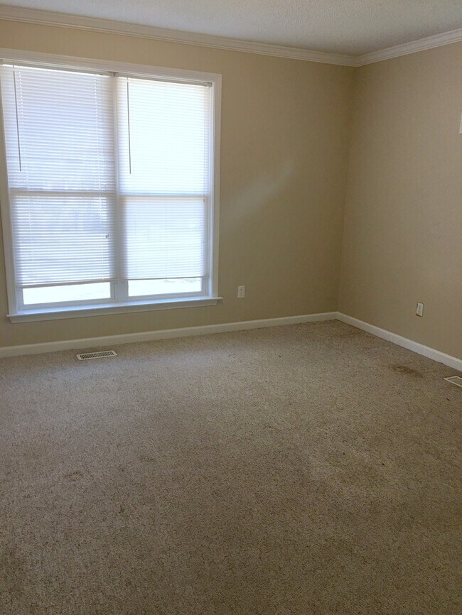 Foto del edificio - 1501 Tall Pines Cir