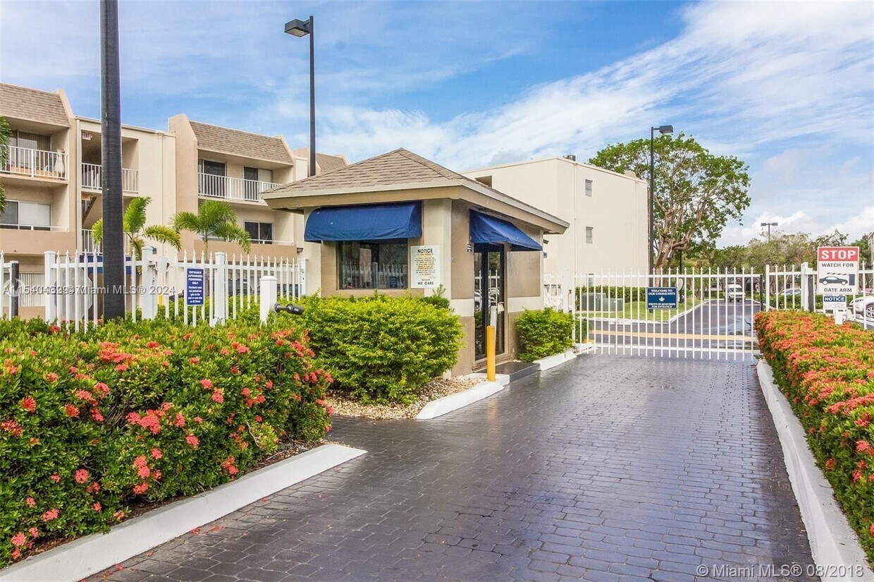 Primary Photo - 7785 SW 86th St