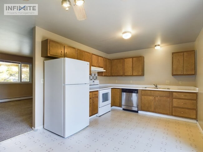Building Photo - 2 bedroom Apartment
