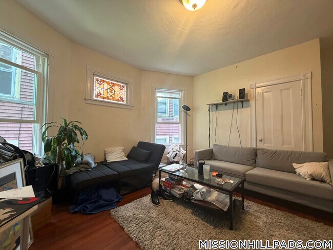 Foto del edificio - 41 Parker Hill Ave