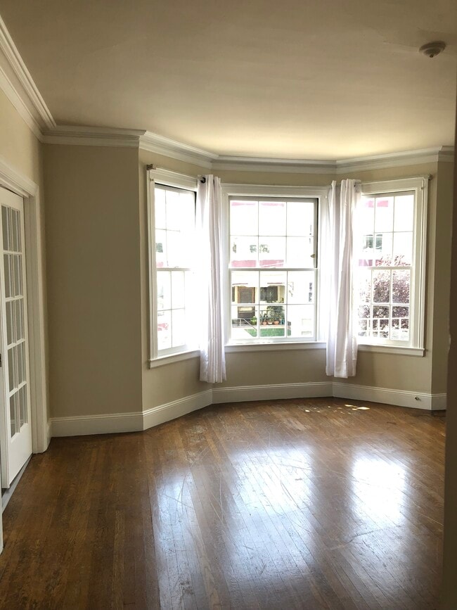 Building Photo - 1355 Willard St