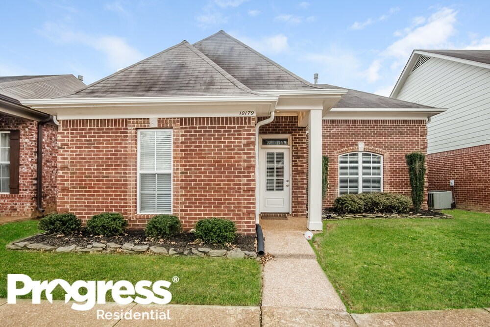 Foto principal - 10179 Morning Hill Dr