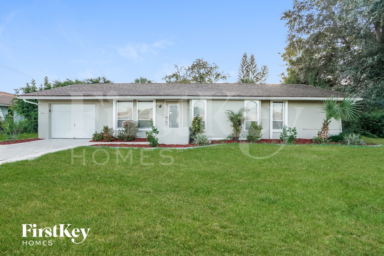 Foto principal - 2582 Lake View Blvd