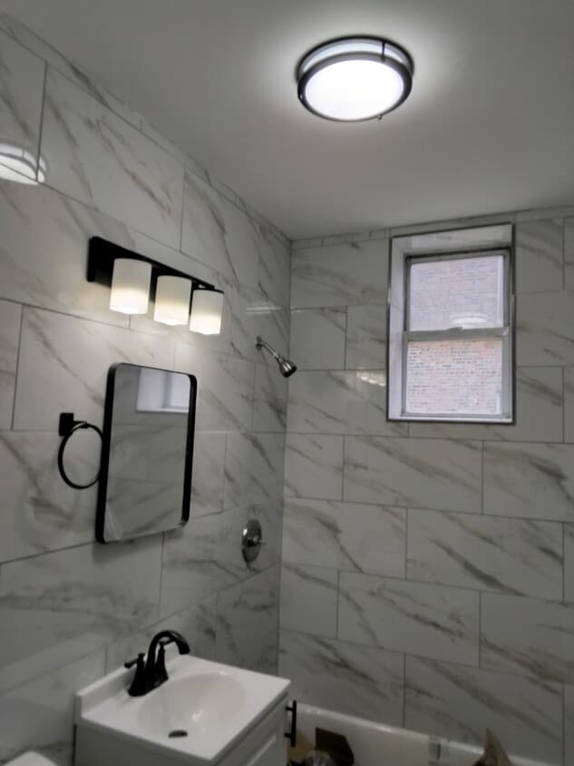 Building Photo - 2427 S Spaulding Ave