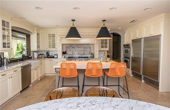 Foto del edificio - 8208 Twin Lake Dr
