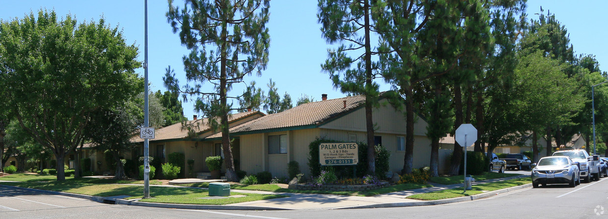 Primary Photo - 5270-5310 N Gates Ave