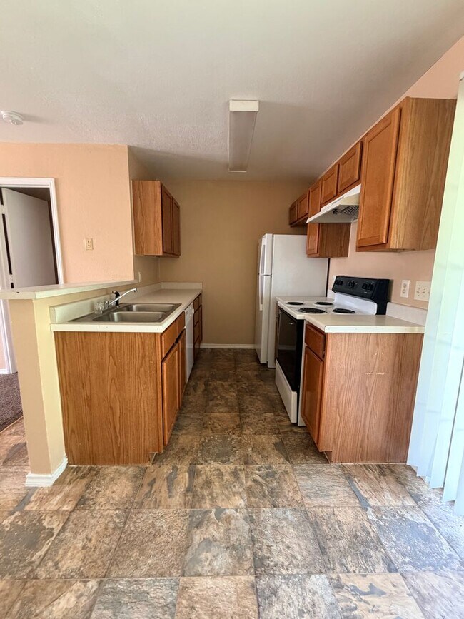 Building Photo - 5703 Redstone Dr