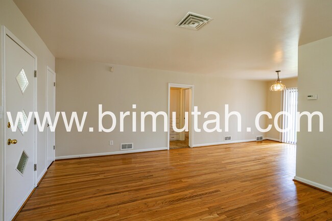 Foto del edificio - 1840 Westminster Ave