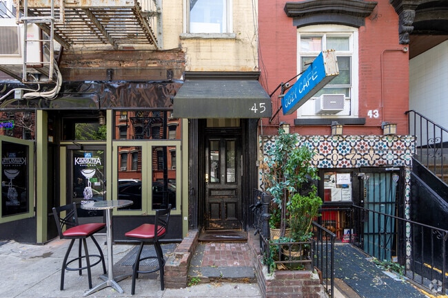 Entrance - 45 E 1st St