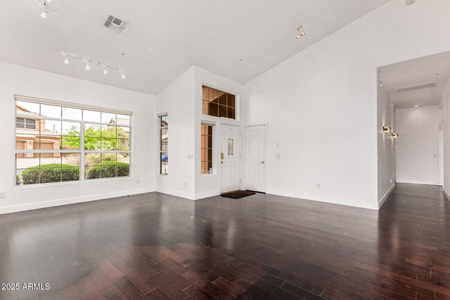 Building Photo - 11065 E White Feather Ln