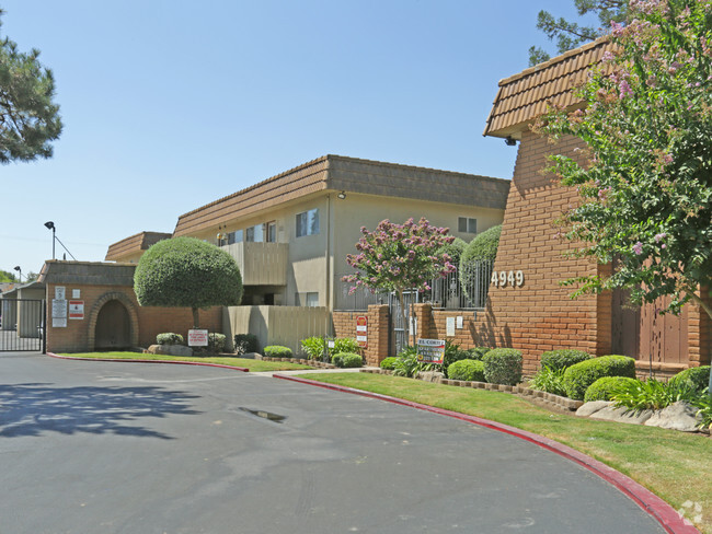 Building Photo - El Cortez Apartments