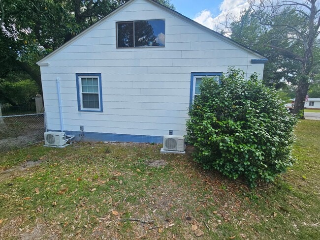 Building Photo - 507 Seymour St