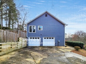 Building Photo - 2047 Arbor Forest Dr SW