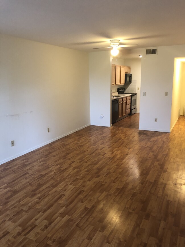 Building Photo - 25 Sugar Maple Ln