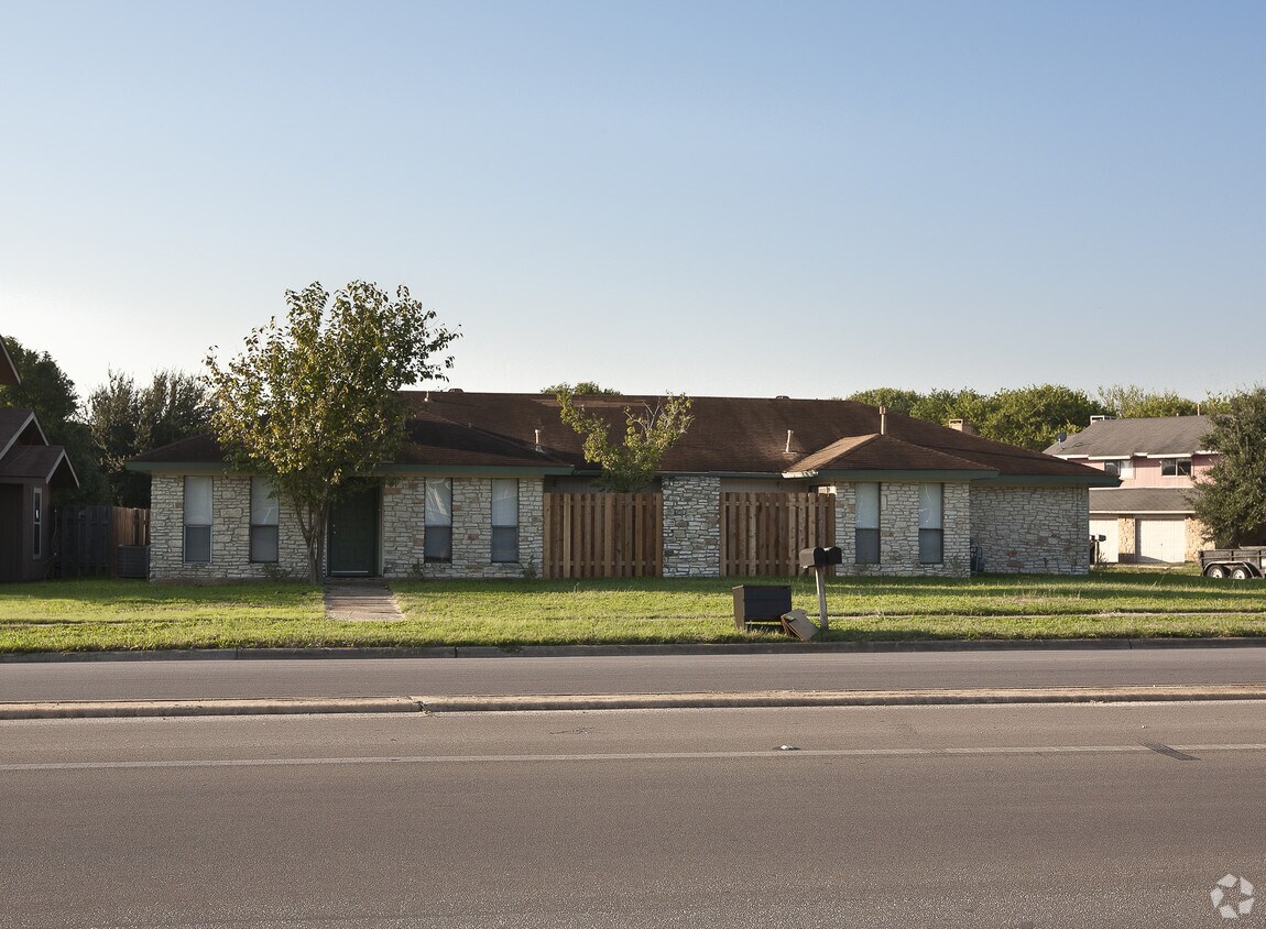 Building Photo - Peppertree Pkwy.