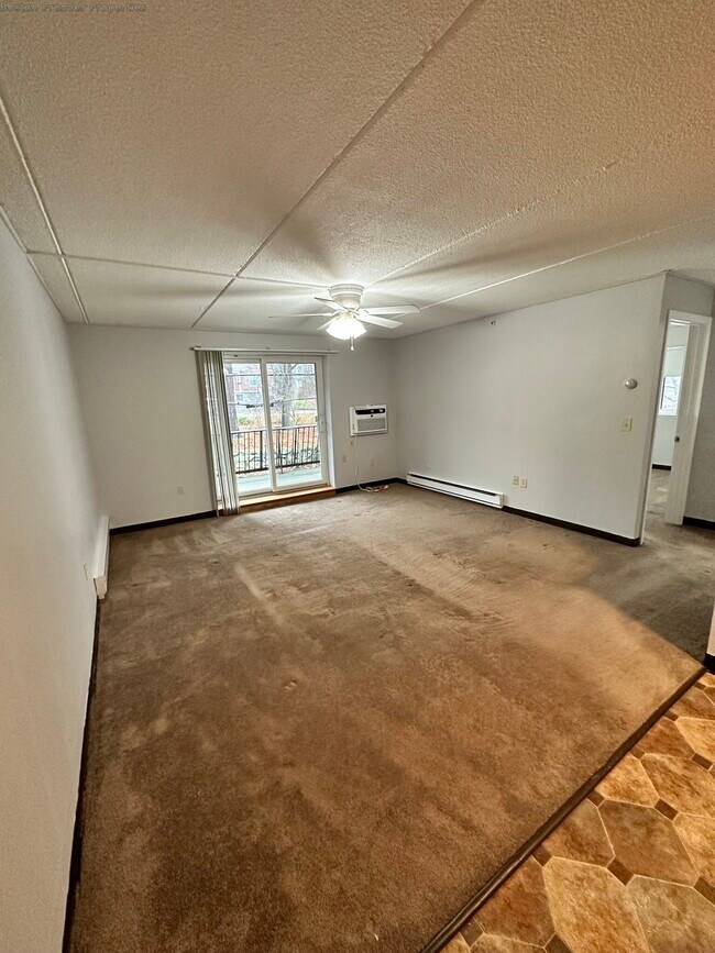 Building Photo - 176 Presidents Ln